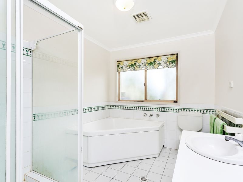 2/4 Hutchins Street, Yarralumla ACT 2600