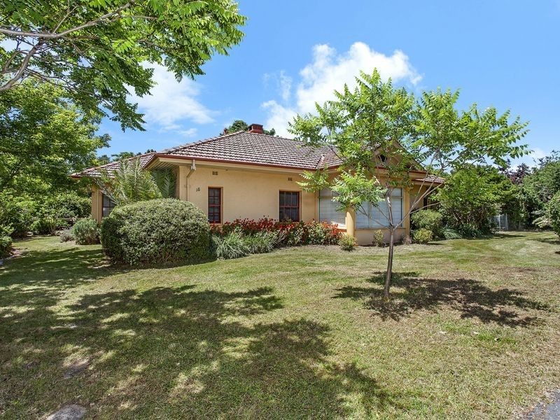 18 Belmore Gardens, Barton ACT 2600