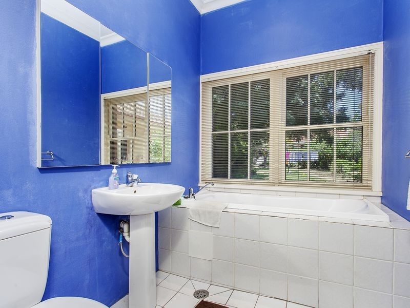 18 Belmore Gardens, Barton ACT 2600