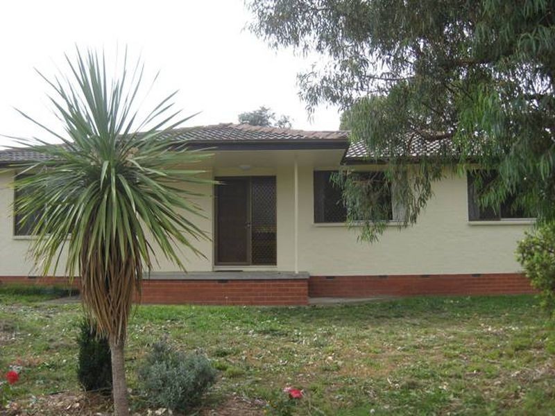 1 Tanner Place, Kambah ACT 2902