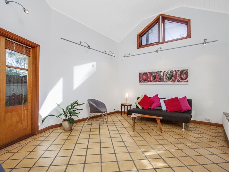 16 Wambool Street, Narrabundah ACT 2604