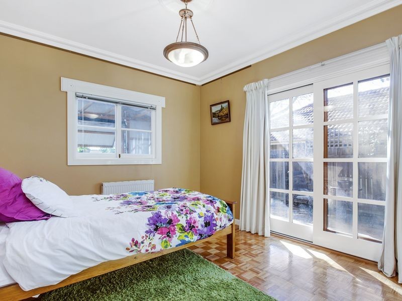 16 Wambool Street, Narrabundah ACT 2604