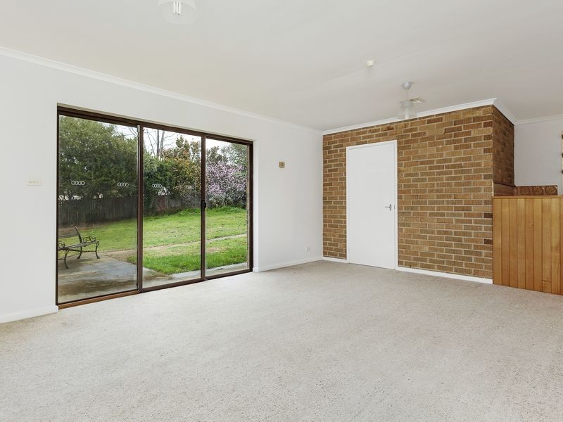 16 Parker Street, Curtin ACT 2605