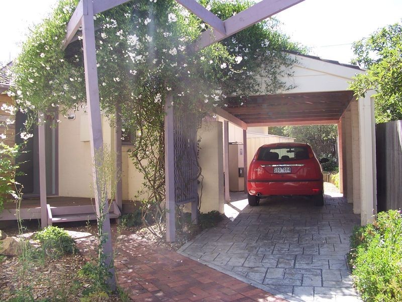 2/25 Carstensz Street, Griffith ACT 2603
