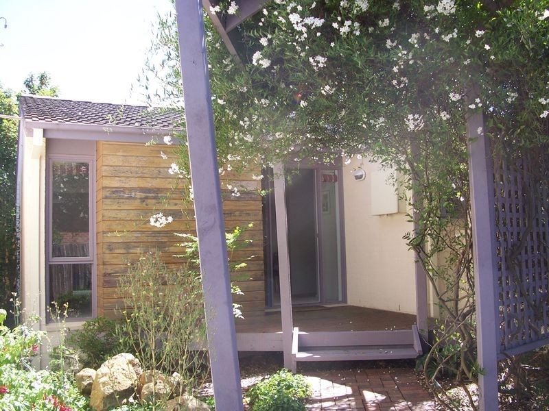 2/25 Carstensz Street, Griffith ACT 2603