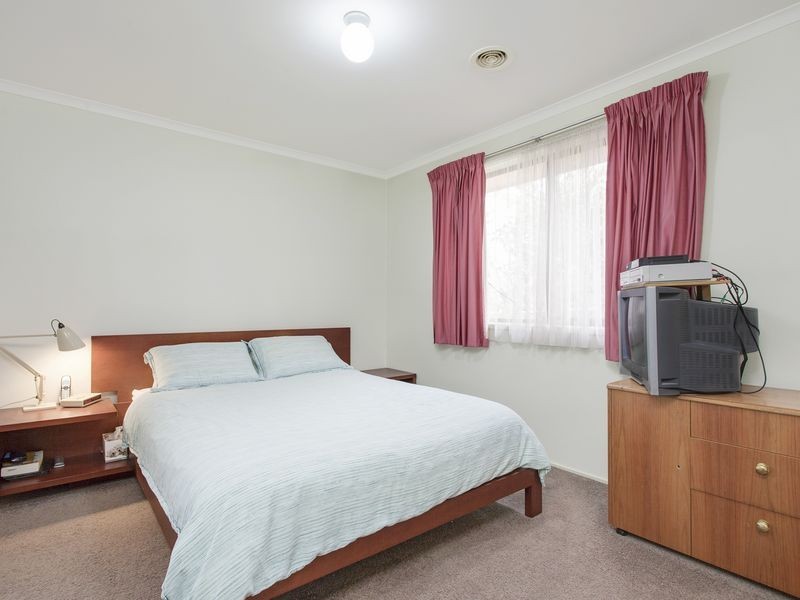 69 Clive Steele Avenue, Monash ACT 2904