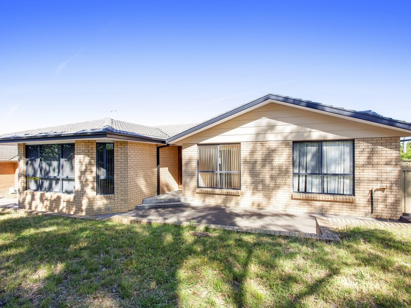 12 Rossarden Street, Fisher ACT 2611