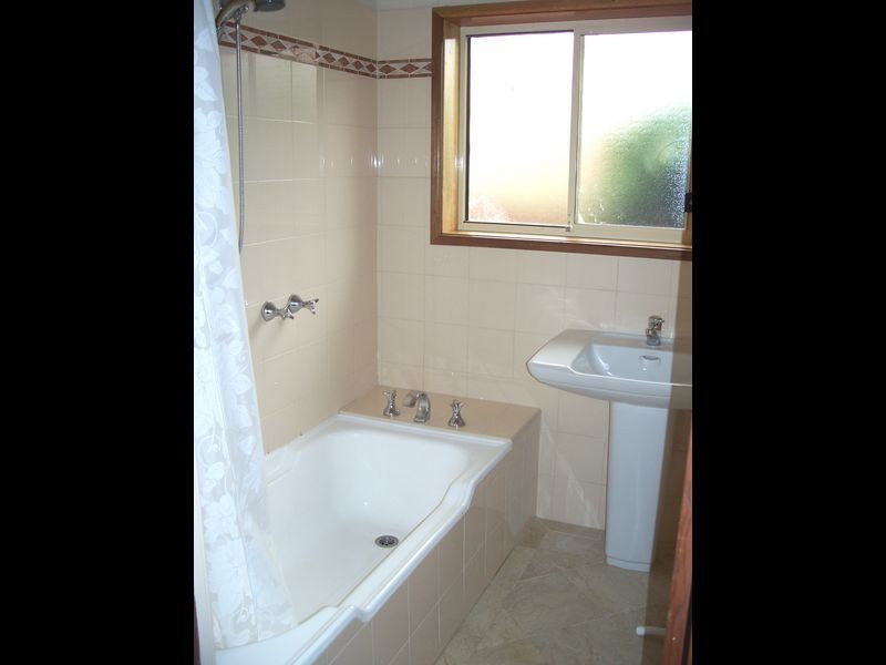 23 McKinlay Street, Narrabundah ACT 2604