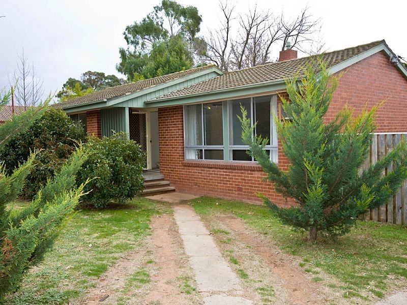 136 Goyder Street, Narrabundah ACT 2604