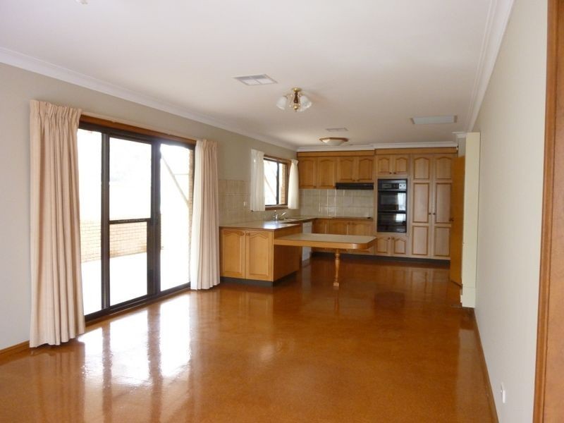 43 Julia Flynn Avenue, Isaacs ACT 2607
