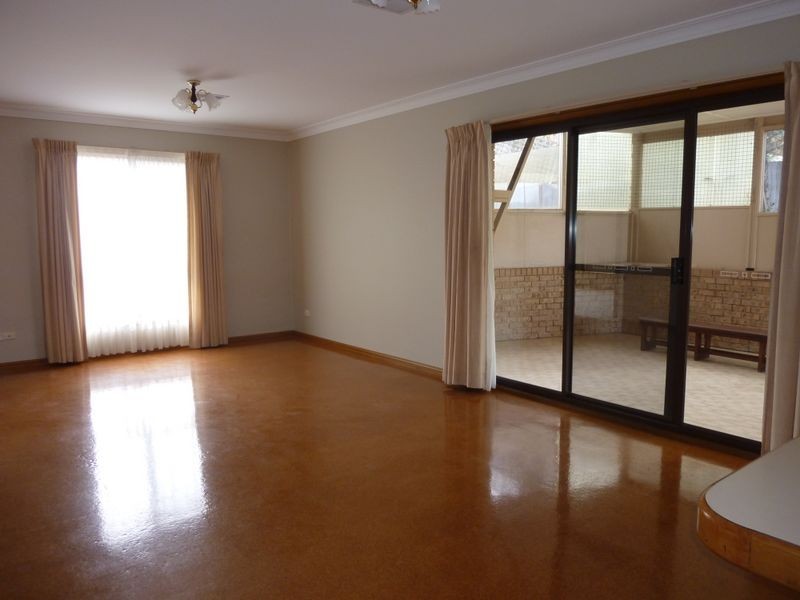 43 Julia Flynn Avenue, Isaacs ACT 2607