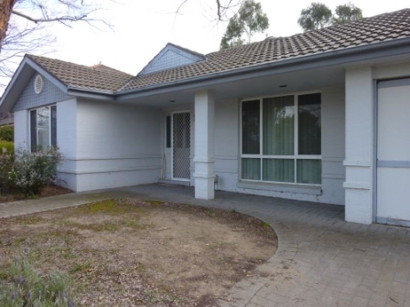 25 Clare Dennis Avenue, Gordon ACT 2906