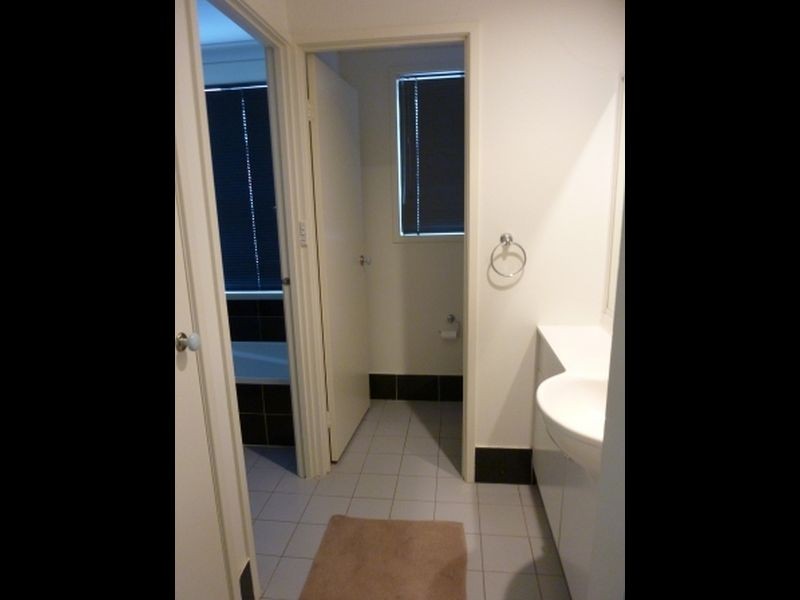 25 Clare Dennis Avenue, Gordon ACT 2906