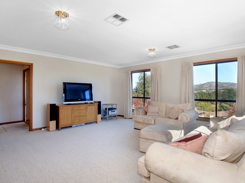 43 Julia Flynn Avenue, Isaacs ACT 2607