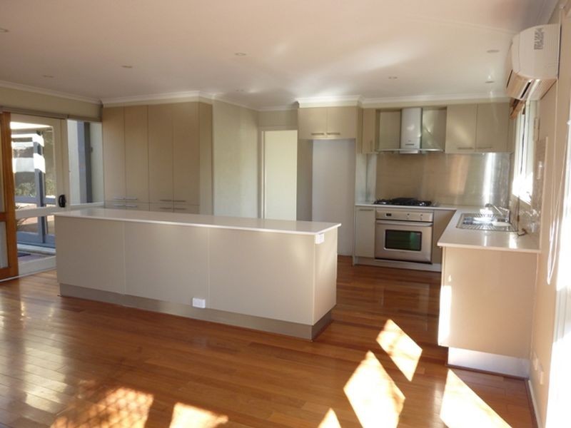 8 Bedford Street, Deakin ACT 2600