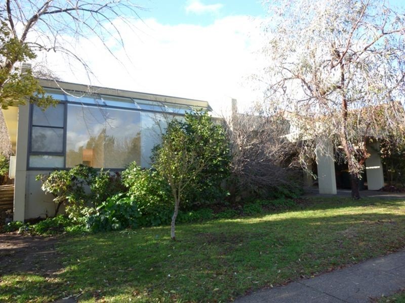 8 Bedford Street, Deakin ACT 2600