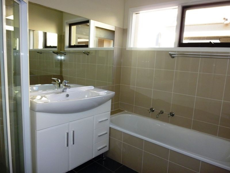 8 Bedford Street, Deakin ACT 2600