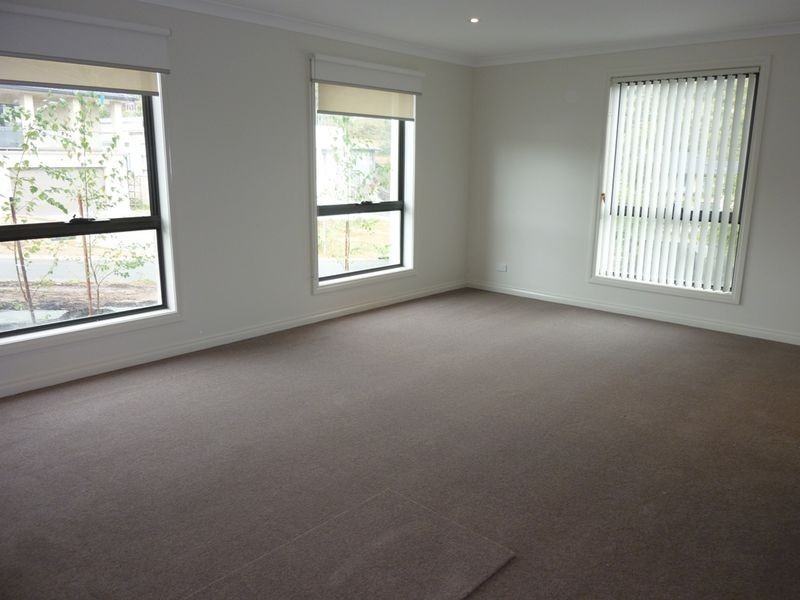 6 Barrigan Place, Jerrabomberra NSW 2619