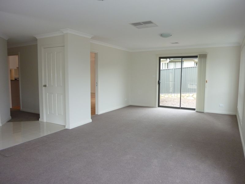 6 Barrigan Place, Jerrabomberra NSW 2619