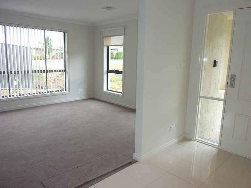 6 Barrigan Place, Jerrabomberra NSW 2619