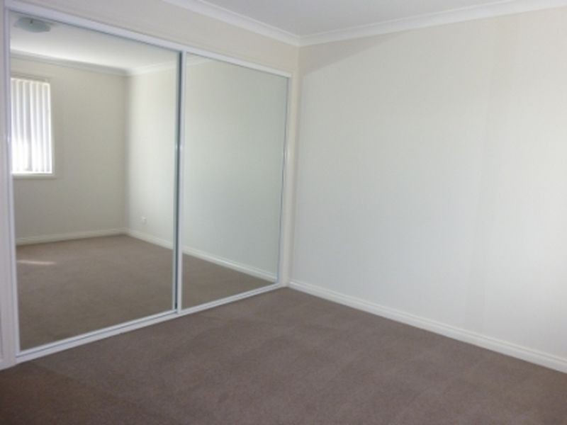 2 Laurence Close, Jerrabomberra NSW 2619