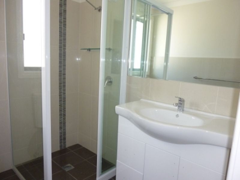 2 Laurence Close, Jerrabomberra NSW 2619