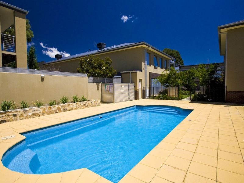 18/25 Jerrabomberra Avenue, Narrabundah ACT 2604