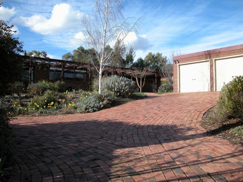 12 Bromby Street, Isaacs ACT 2607