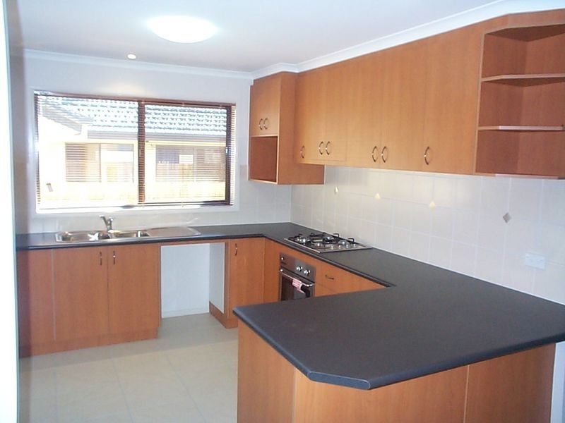 6 McGilvray Close, Gordon ACT 2906