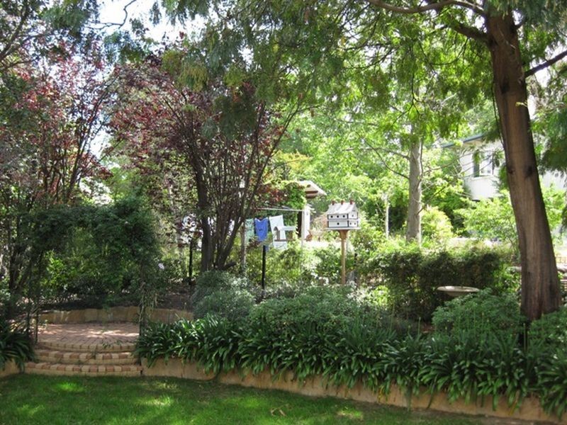 11 Mosman Place, Narrabundah ACT 2604