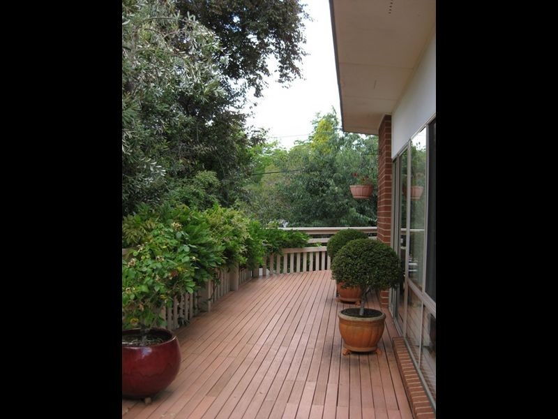 11 Mosman Place, Narrabundah ACT 2604
