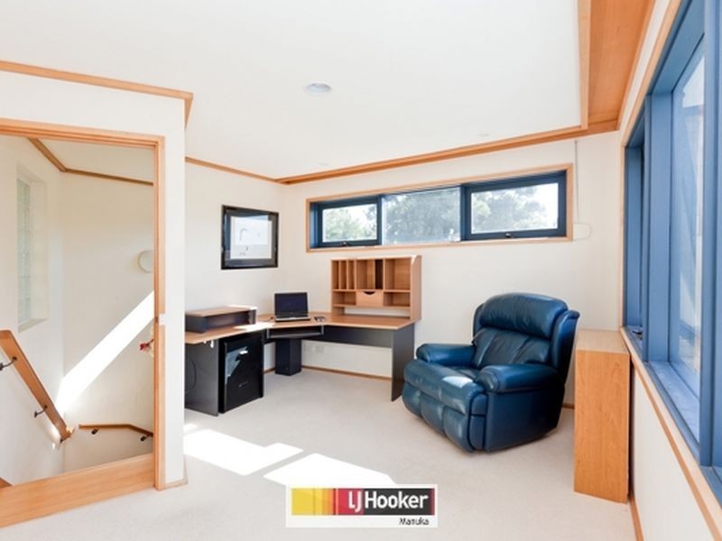 17 Jelbart Street, Mawson ACT 2607