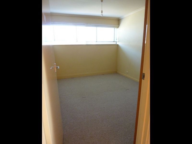 4C/173 Monaro Crescent, Red Hill ACT 2603