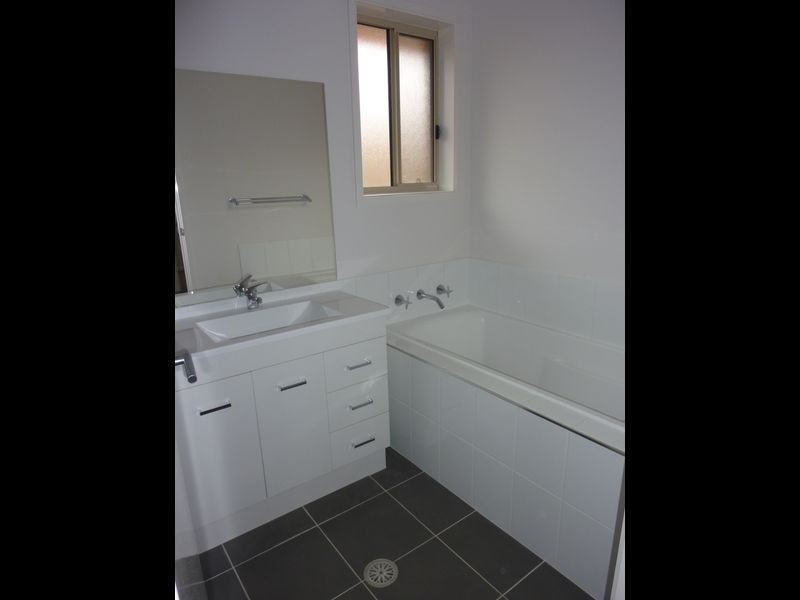 228 Macfarlane Burnet Avenue, Macgregor ACT 2615