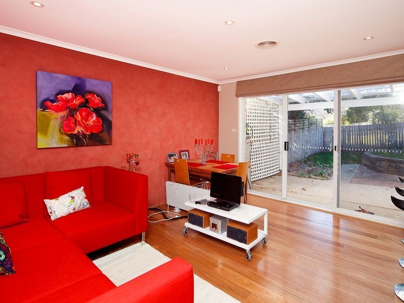 27 Ringrose Crescent, Isaacs ACT 2607