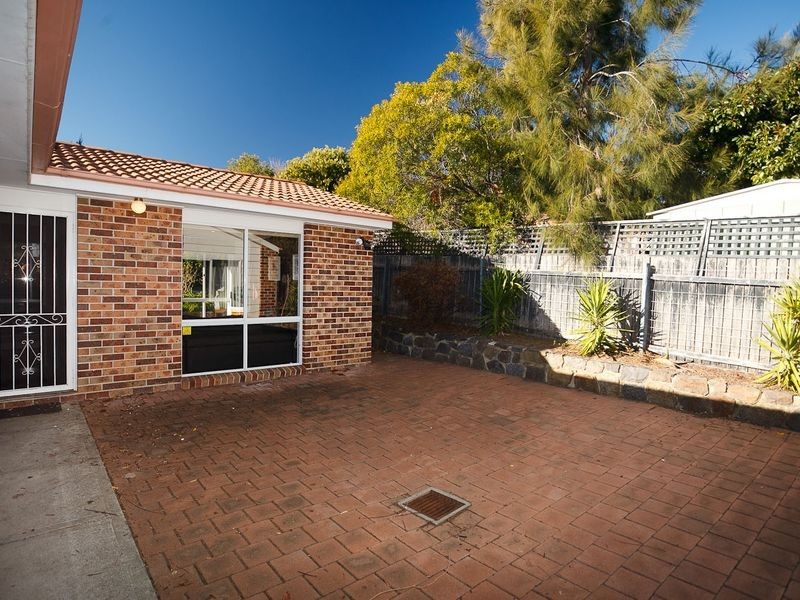 27 Ringrose Crescent, Isaacs ACT 2607
