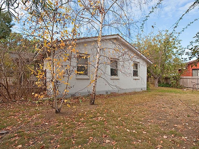2 Nyrang Street, Narrabundah ACT 2604