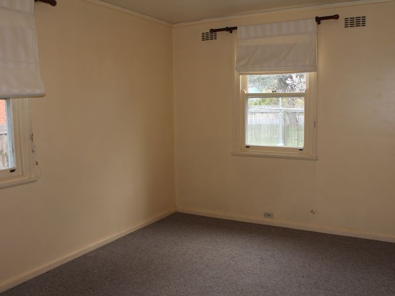 2 Nyrang Street, Narrabundah ACT 2604