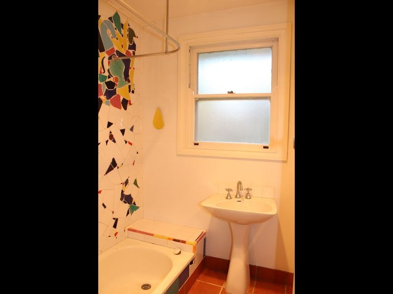 2 Nyrang Street, Narrabundah ACT 2604