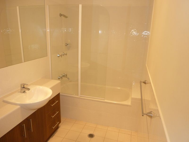 16/25 Jerrabomberra Avenue, Narrabundah ACT 2604