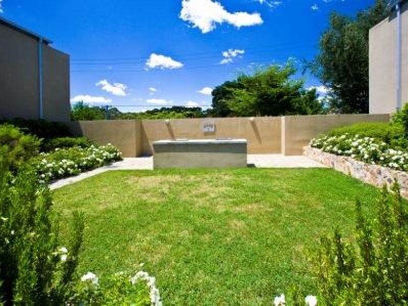 16/25 Jerrabomberra Avenue, Narrabundah ACT 2604