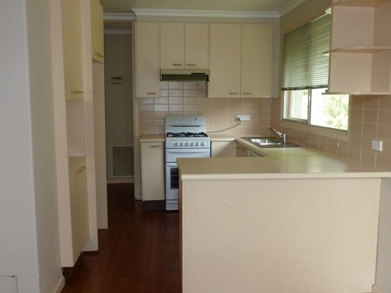 8 Buchanan Street, Narrabundah ACT 2604