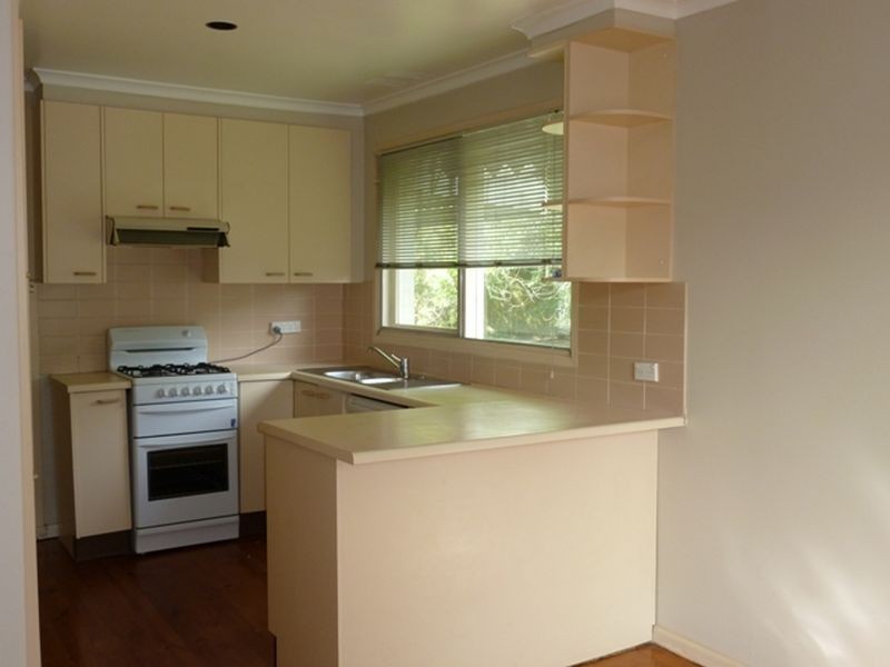 8 Buchanan Street, Narrabundah ACT 2604