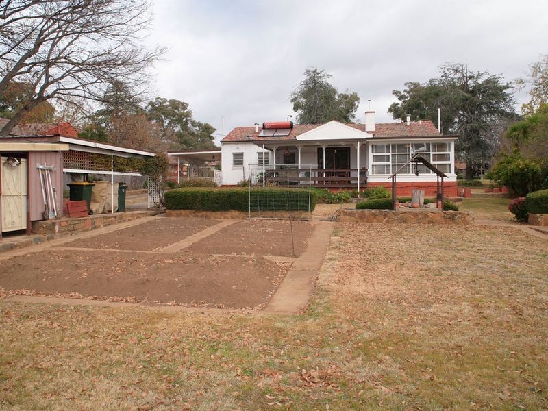 73 Captain Cook Crescent, Griffith ACT 2603