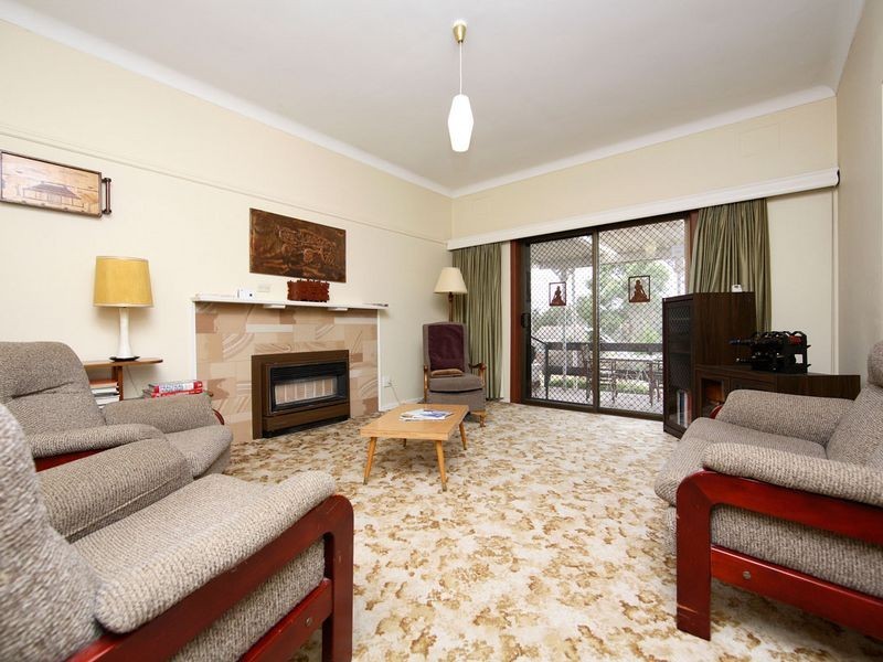 73 Captain Cook Crescent, Griffith ACT 2603