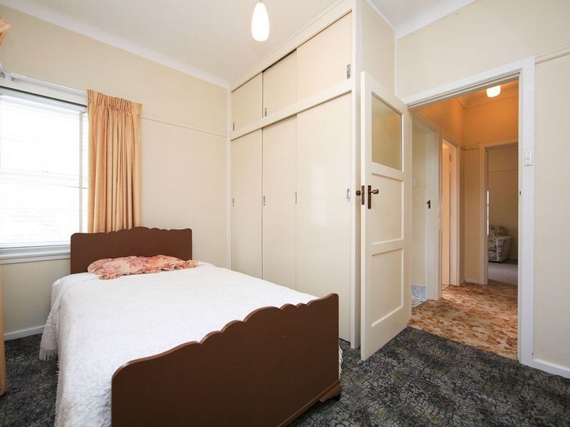 73 Captain Cook Crescent, Griffith ACT 2603