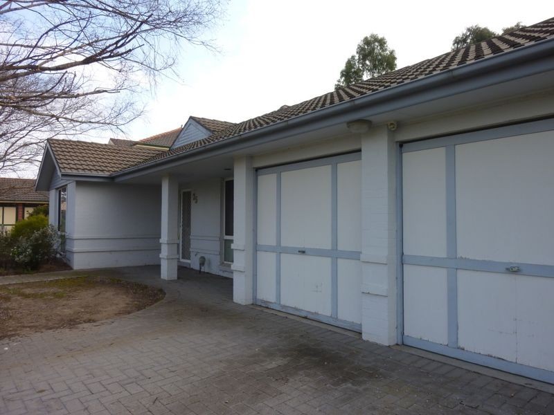 25 Clare Dennis Avenue, Gordon ACT 2906