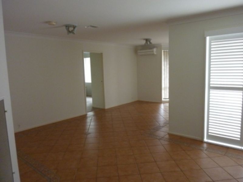 25 Clare Dennis Avenue, Gordon ACT 2906