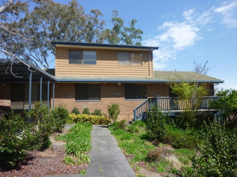 4 Gilmore Crescent, Garran ACT 2605