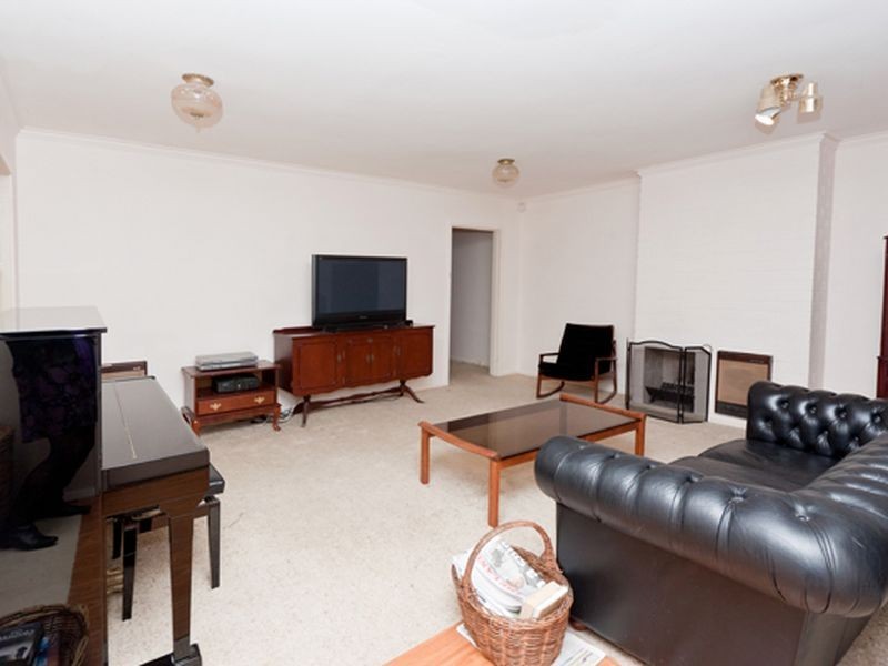 1 Carstensz Street, Griffith ACT 2603